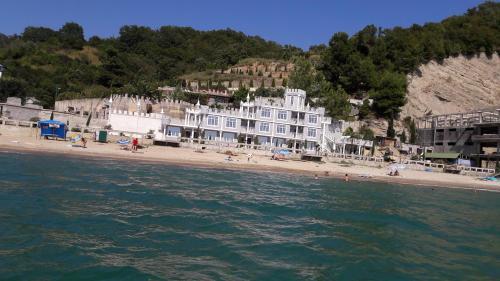 Золотая бухта: Mramorny Zamok Hotel