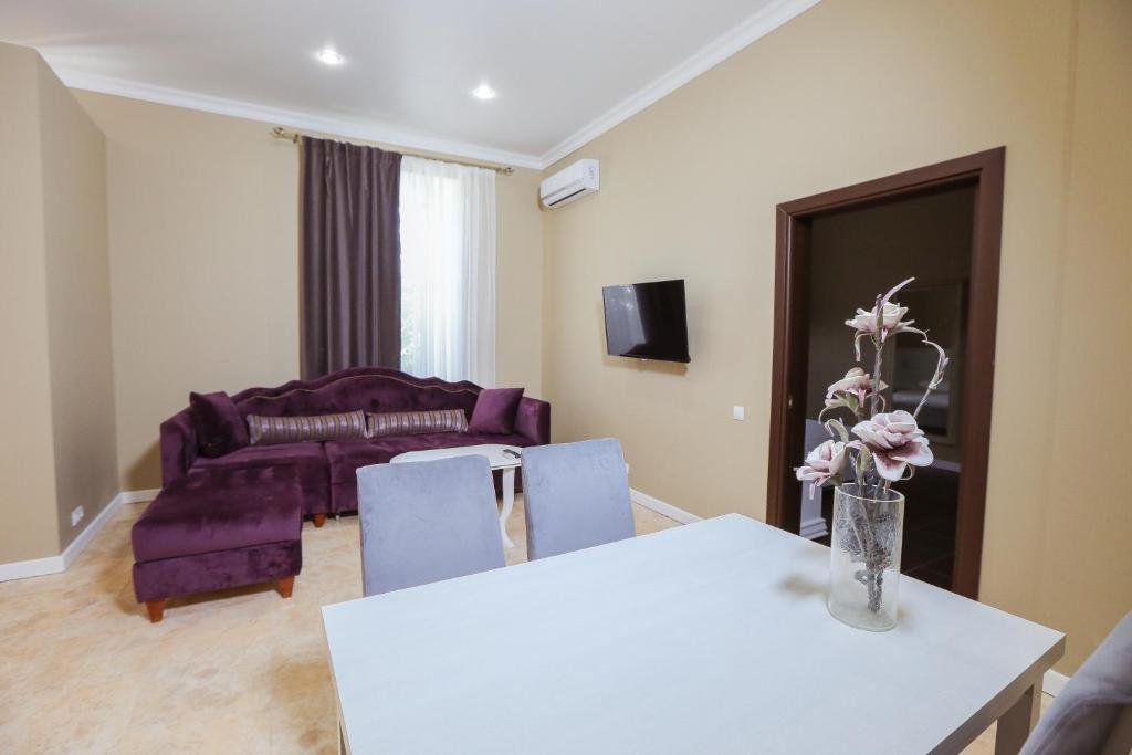 Гагра: Hotel Abaata