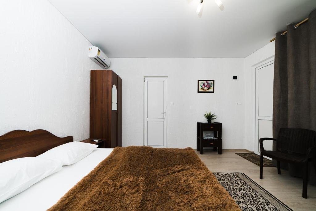 Пицунда: Guest House Sunrise