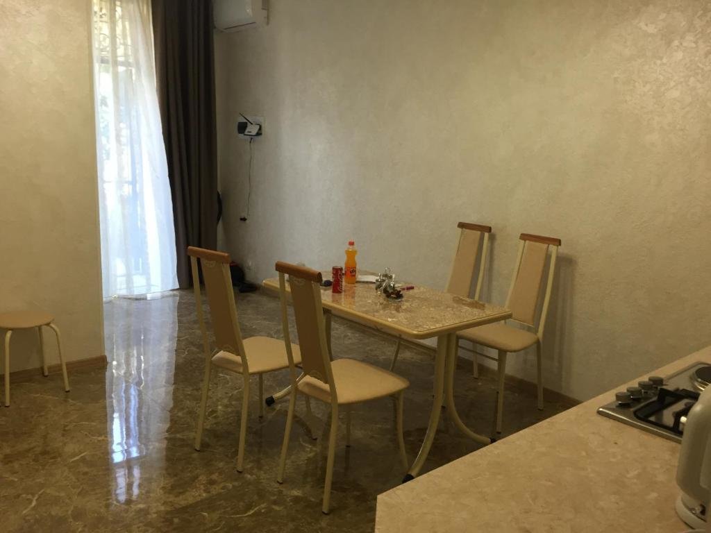 Сухум: Apartment na Uslara 3
