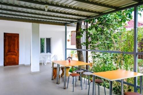 Гагра: Guest House ASTRA