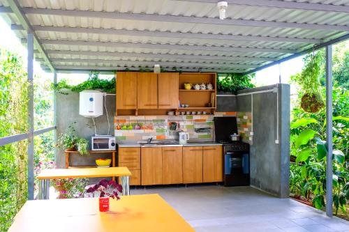 Гагра: Guest House ASTRA