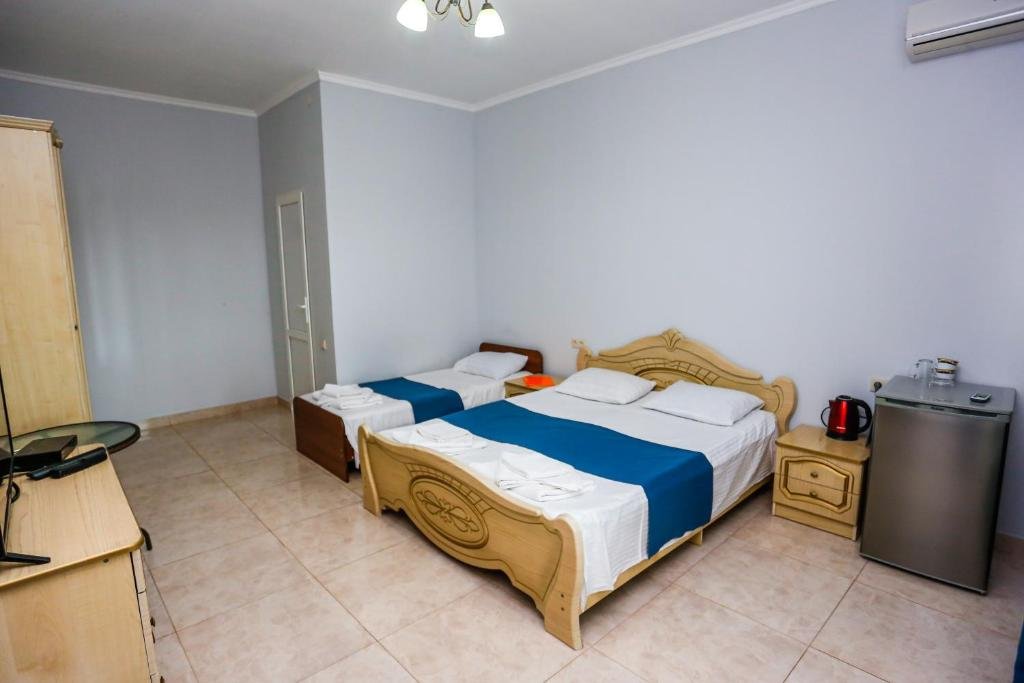 Гагра: Hotel Sabina
