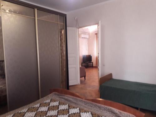 Сухум: Guest house on Inal-Ipa 60