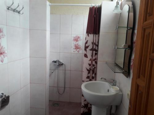 Сухум: Guest house on Inal-Ipa 60