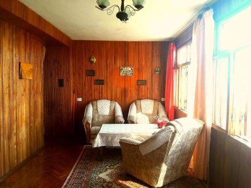 Гагра: Guest house on generala Dbar 109A