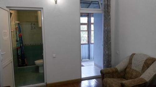 Гагра: Guest house on generala Dbar 109A