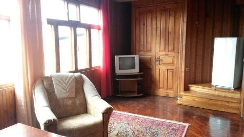 Гагра: Guest house on generala Dbar 109A
