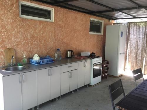 Гагра: Guest house on Lakoba 4