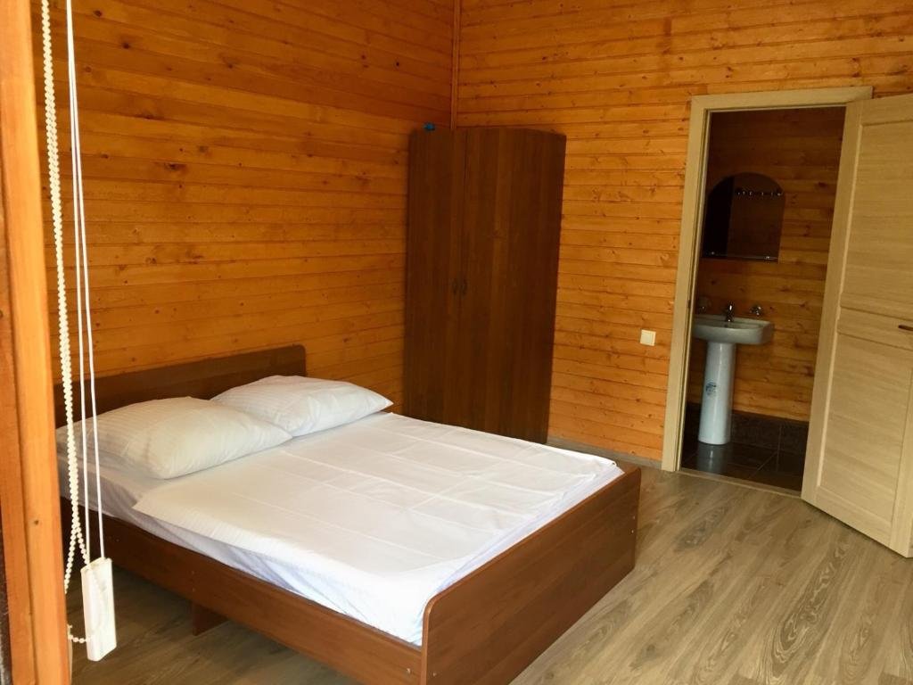 Гагра: Guest house on Lakoba 4