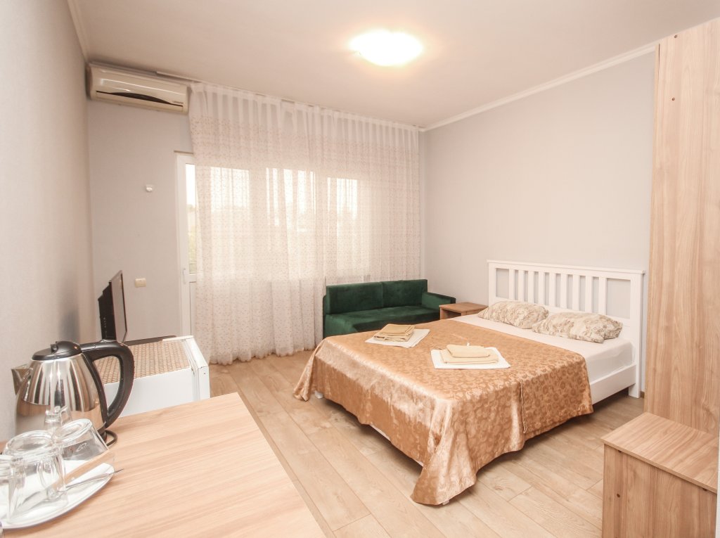 Гагра: Abhaz-Leo, byvsh. Loza (Gagra)