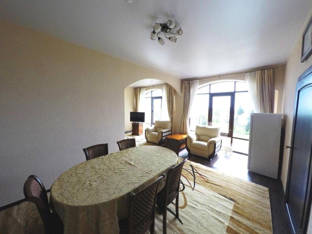 Сухум: Moscow House