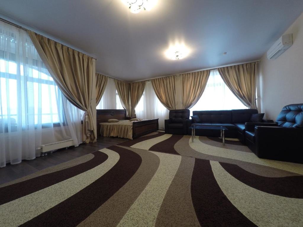 Сухум: Moscow House