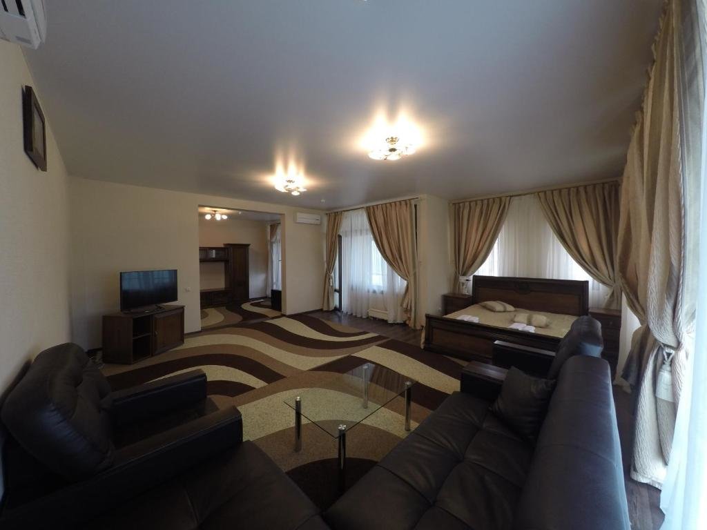 Сухум: Moscow House