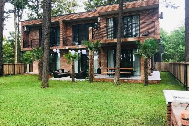 Шекветили: Kaprovani Brick House 100M to Beach