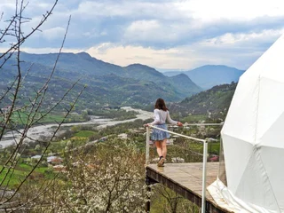 Амбролаури: 4 seasons. 4 სეზონი Glamping Georgia Racha