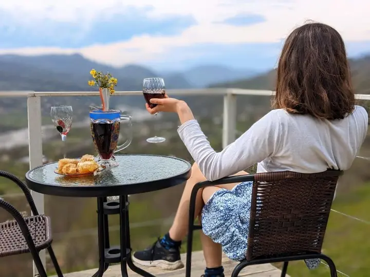 Амбролаури: 4 seasons. 4 სეზონი Glamping Georgia Racha