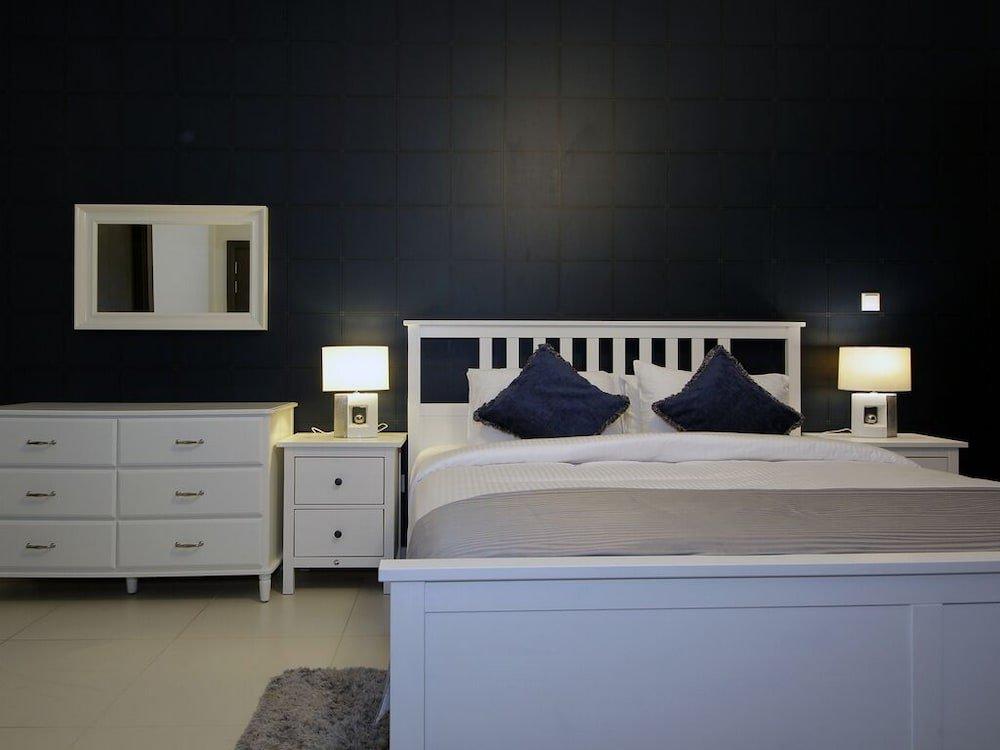 Дубай: Vacation Bay - Loft West Tower - Boulevard View