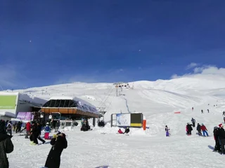 Гудаури: Road to Gondola Lift New Gudauri Loft 2
