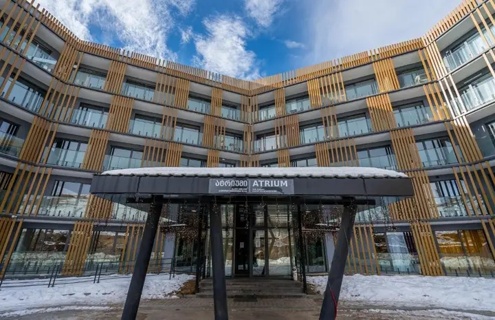 Гудаури: Atrium ski to the door