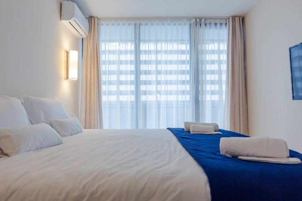 1BR Apt with Sea View and balcony — фото 4