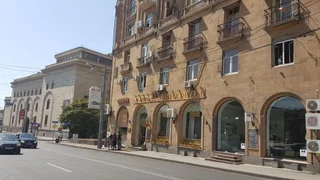 Ереван: Royal Apartment in Republic Square 3