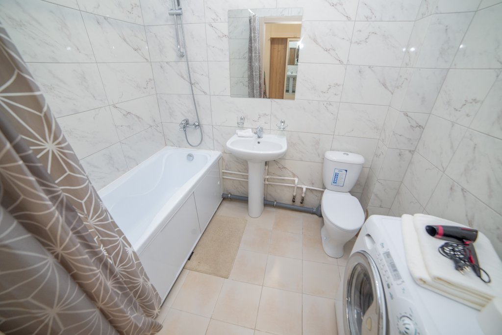 Екатеринбург: Апартаменты Космонавтов 26A