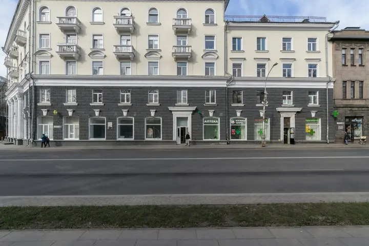 Псков: Квартира в центре с видом на парк и церковь
