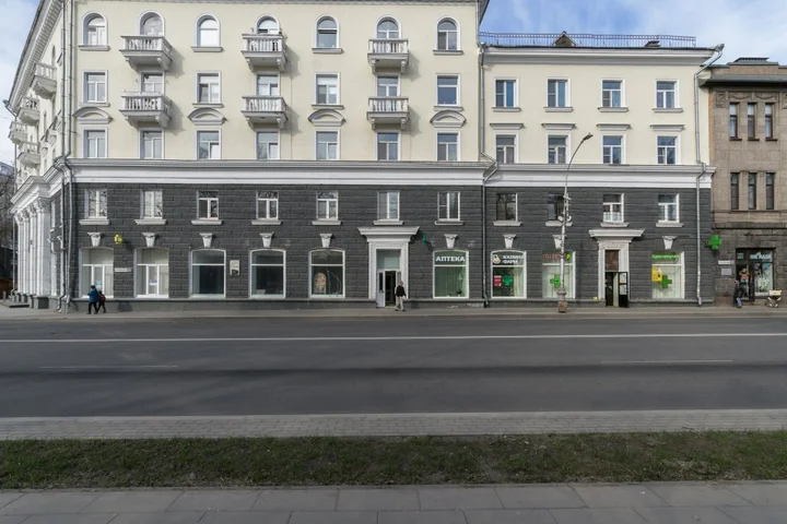 Псков: Квартира в центре с видом на парк и церковь