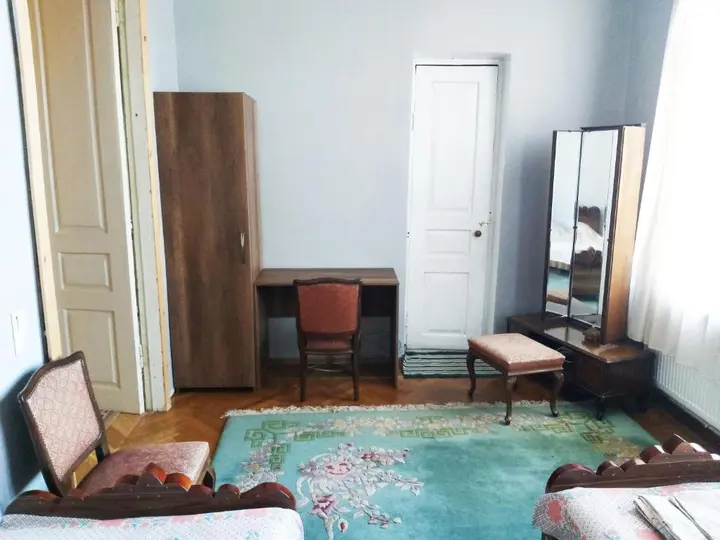 Зугдиди: Guest House Tall Rooms