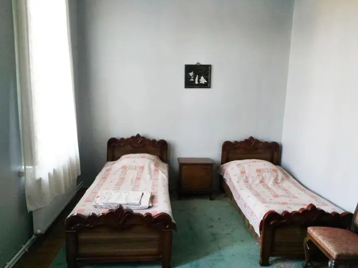 Зугдиди: Guest House Tall Rooms