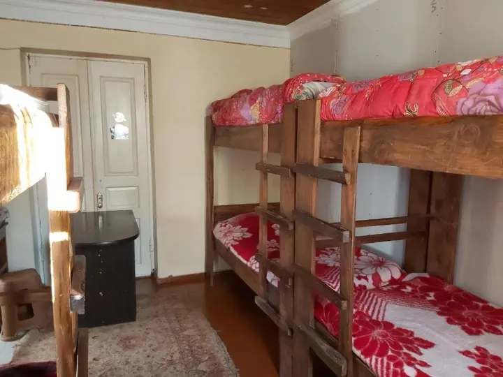 Зугдиди: Guest House Tall Rooms
