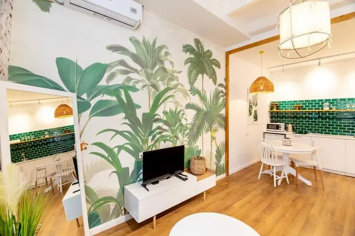 Тбилиси: Unique Beautiful 1br Apt in Historic Tbilisi