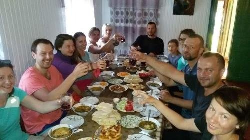 Ушгули: Chvibiani Guesthouse & Bar