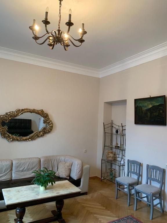 Тбилиси: 83/23 Davit Aghmashenebeli street