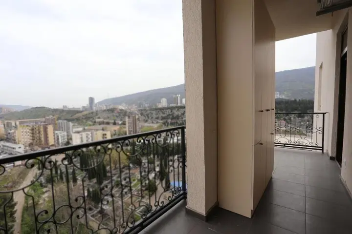 Тбилиси: 60 sq.m apartment