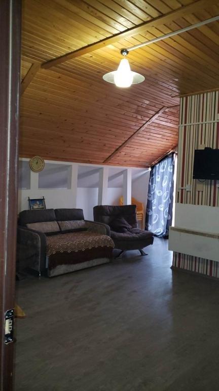 Cozy apartment in Mgzavrebi Hotel — фото 3
