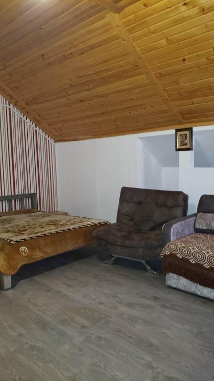 Cozy apartment in Mgzavrebi Hotel — фото 1