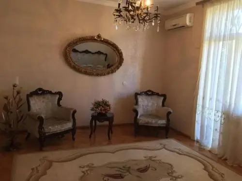 Кутаиси: Nestani's Guesthouse