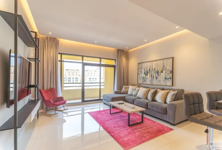 Дубай: Трехкомнатные Апартаменты Luxurious Apartment - Greens
