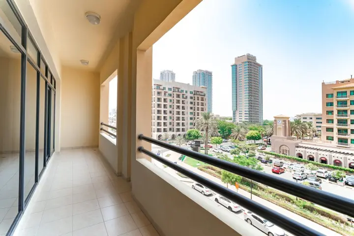 Дубай: Трехкомнатные Апартаменты Luxurious Apartment - Greens