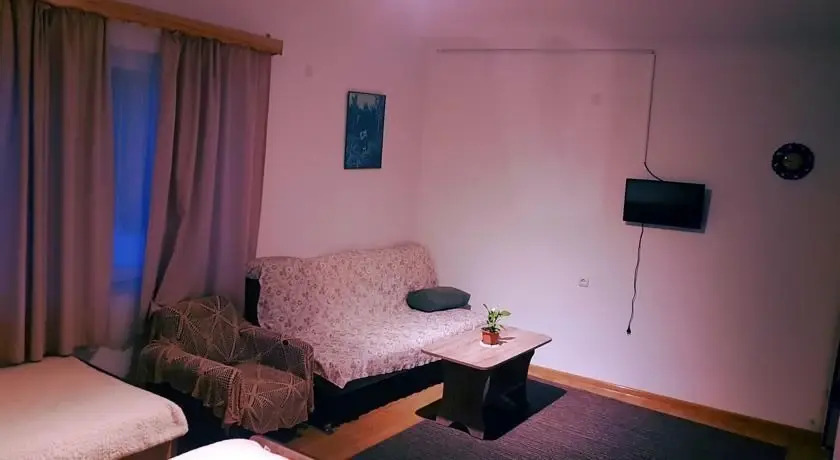 Кварели: Family hotel
