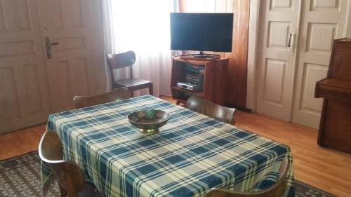 Зугдиди: Guest House "Dzveli Sakhli"