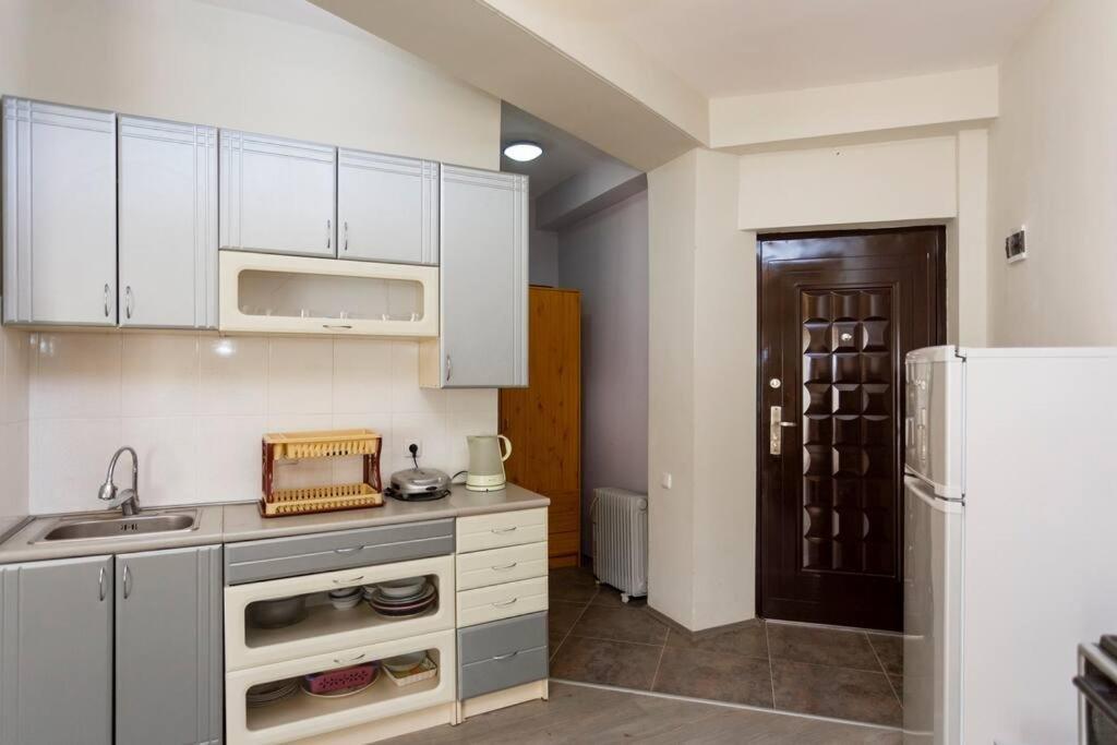 Бакуриани: Bright and Stylish Apt In The Hills of Bakuriani