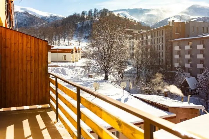 Бакуриани: Bright and Stylish Apt In The Hills of Bakuriani