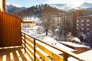 Бакуриани: Bright and Stylish Apt In The Hills of Bakuriani