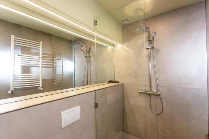 Бакуриани: Bright and Stylish Apt In The Hills of Bakuriani