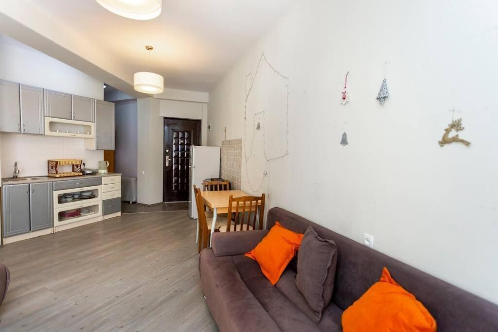 Бакуриани: Bright and Stylish Apt In The Hills of Bakuriani