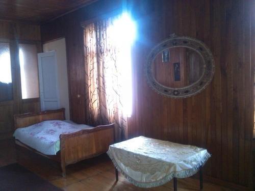 Зугдиди: Gvanca and George house