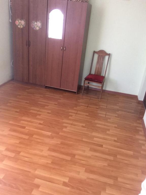 Новый Афон: У Наиры